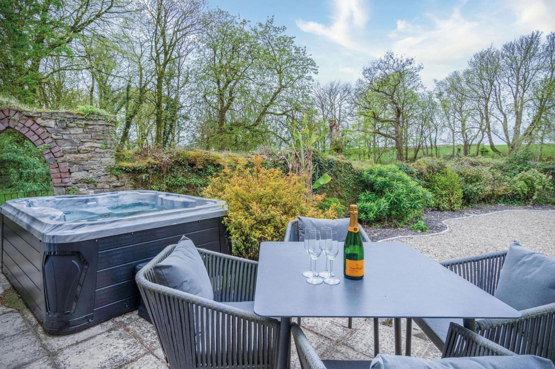The Stables - 2 Bedroom Cottage - Princes Gate Ludchurch Eksteriør billede